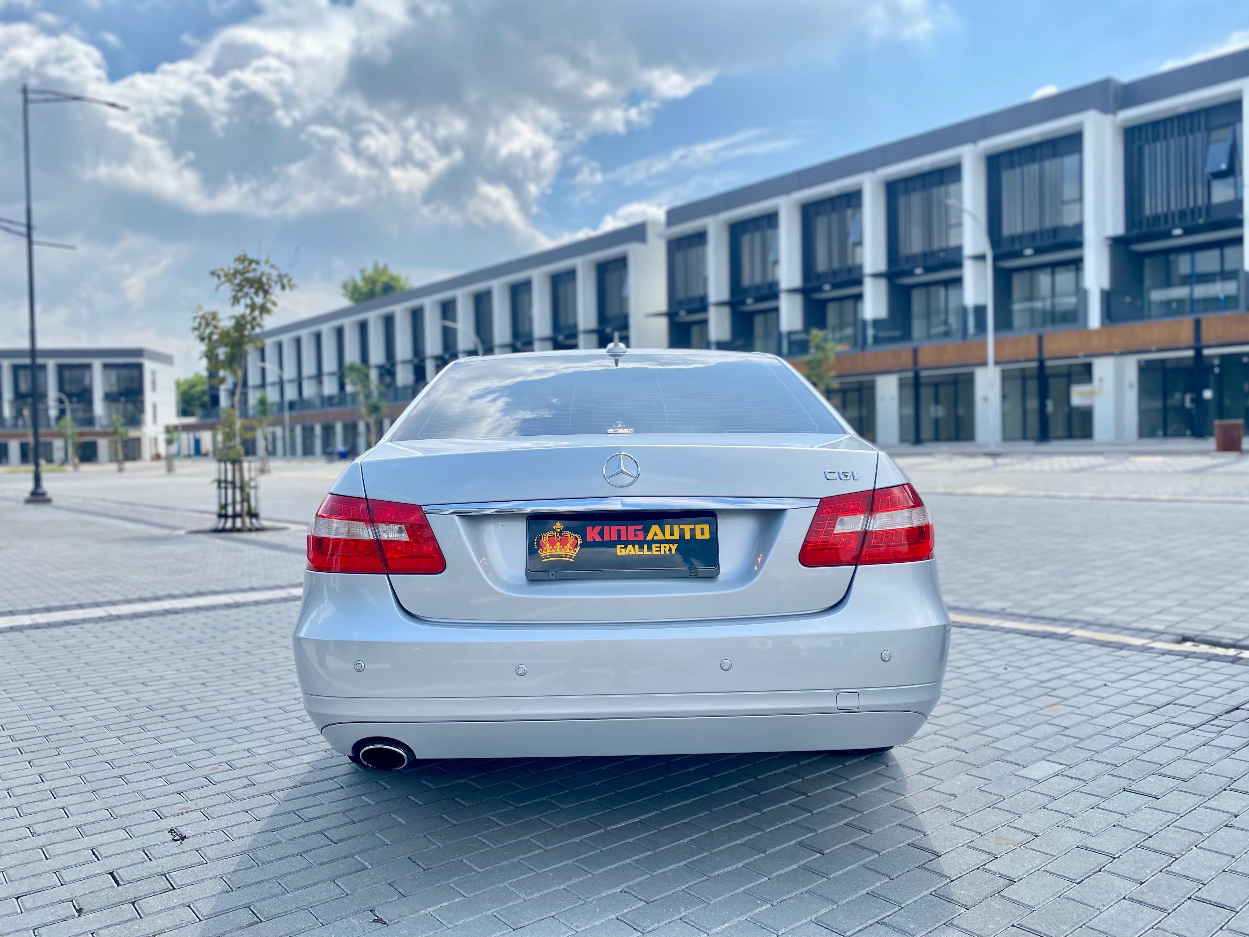 Mercedez Benz E200  2011